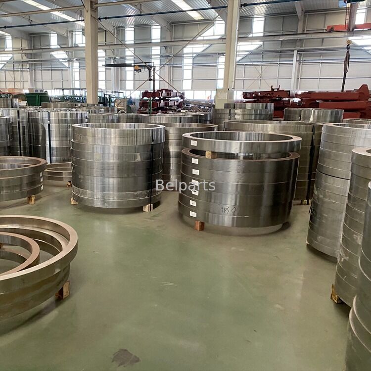 ZX135 হিটাচ এক্সক্যাভেটর খুচরা যন্ত্রাংশের জন্য স্লিভিং লেয়ার 17080867 স্লিভ রিং স্লিং সার্কেল