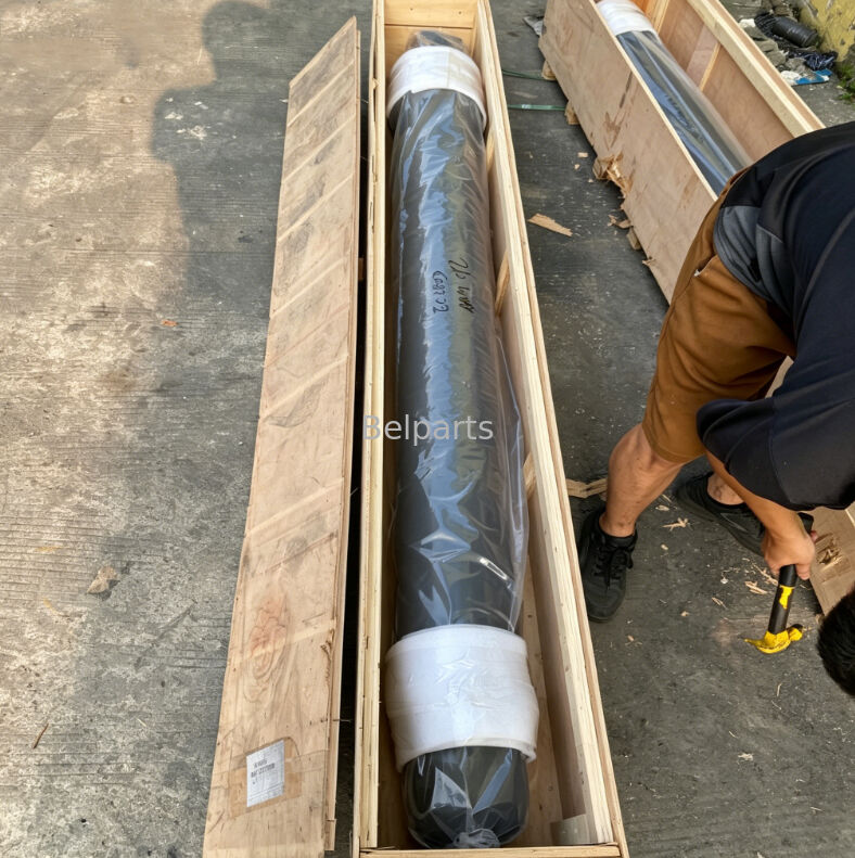 PC200LC-3 PC200-3 কোমাটসু এক্সকাভেটর খুচরা যন্ত্রাংশের জন্য হাইড্রোলিক বুম সিলিন্ডার 205-63-52121 205-63-52141 আফটারমার্কেট উচ্চ মানের